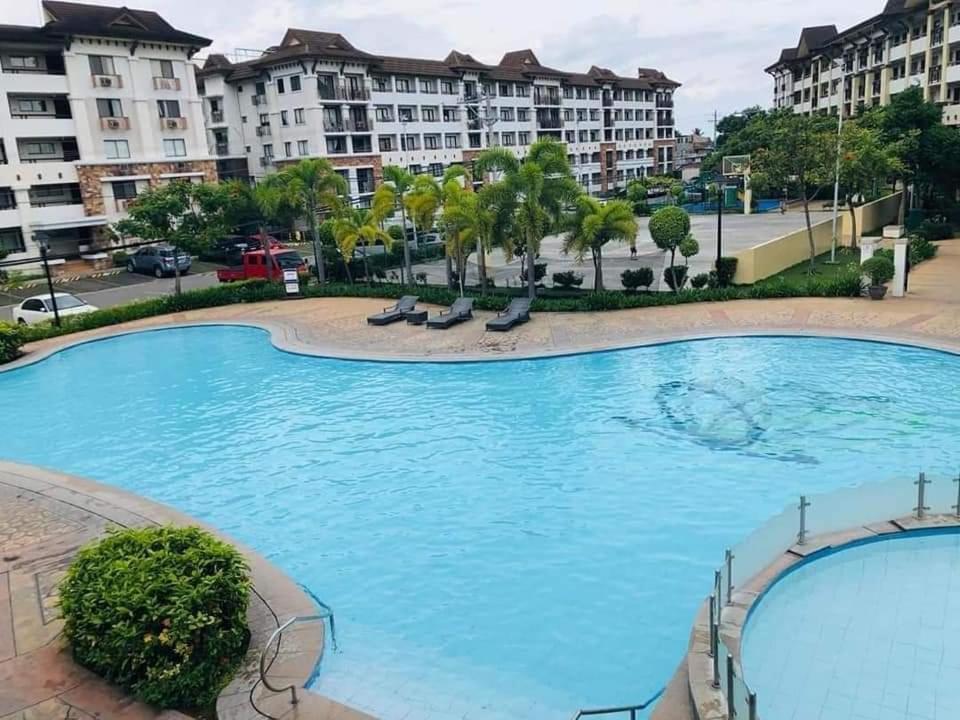 Ri'S One Oasis W Free Pool Back Of Sm City Mall Davao Stadt Exterior foto
