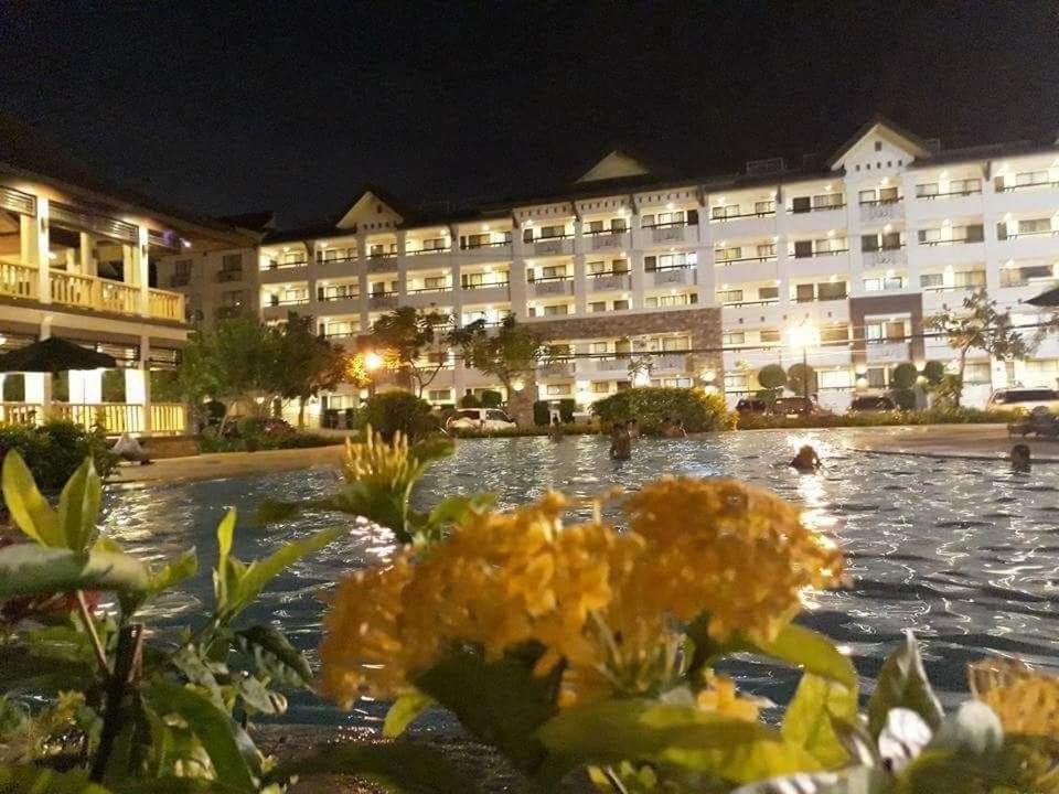 Ri'S One Oasis W Free Pool Back Of Sm City Mall Davao Stadt Exterior foto