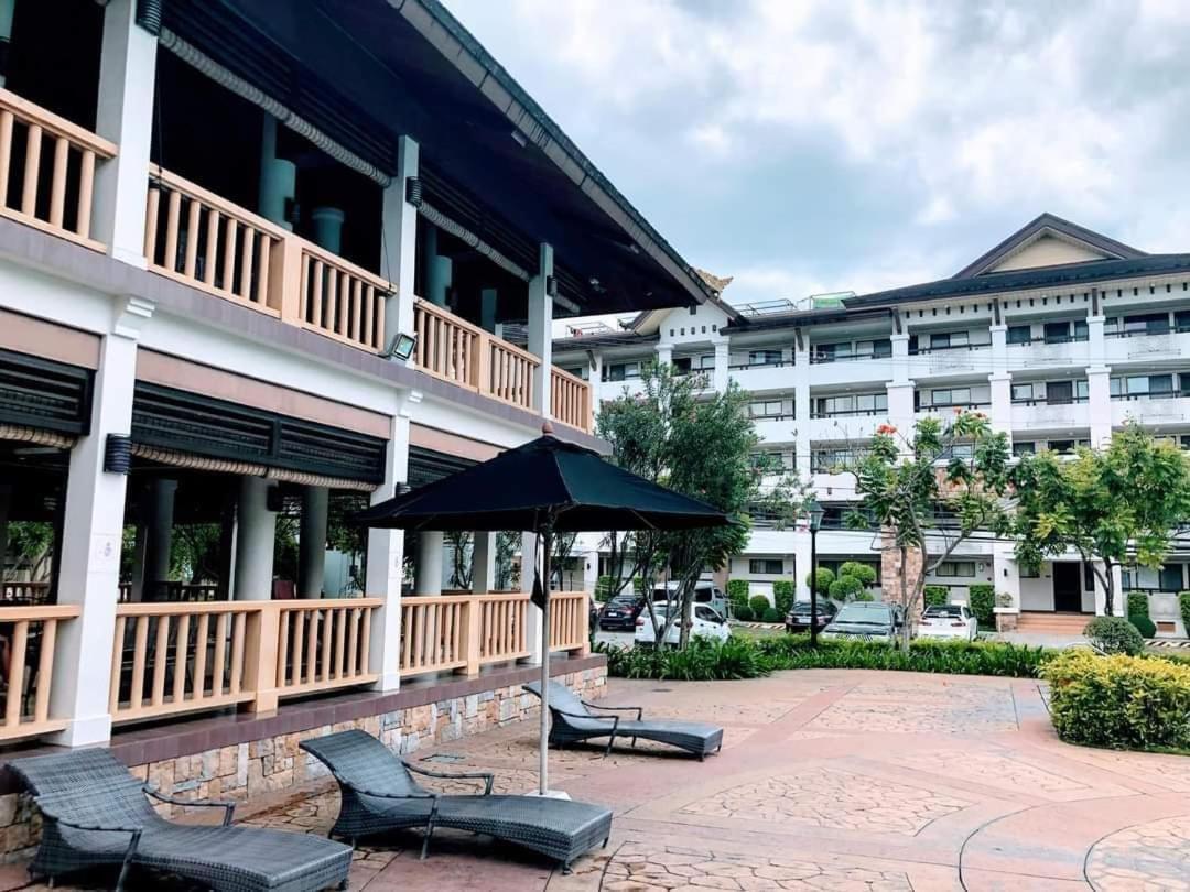 Ri'S One Oasis W Free Pool Back Of Sm City Mall Davao Stadt Exterior foto